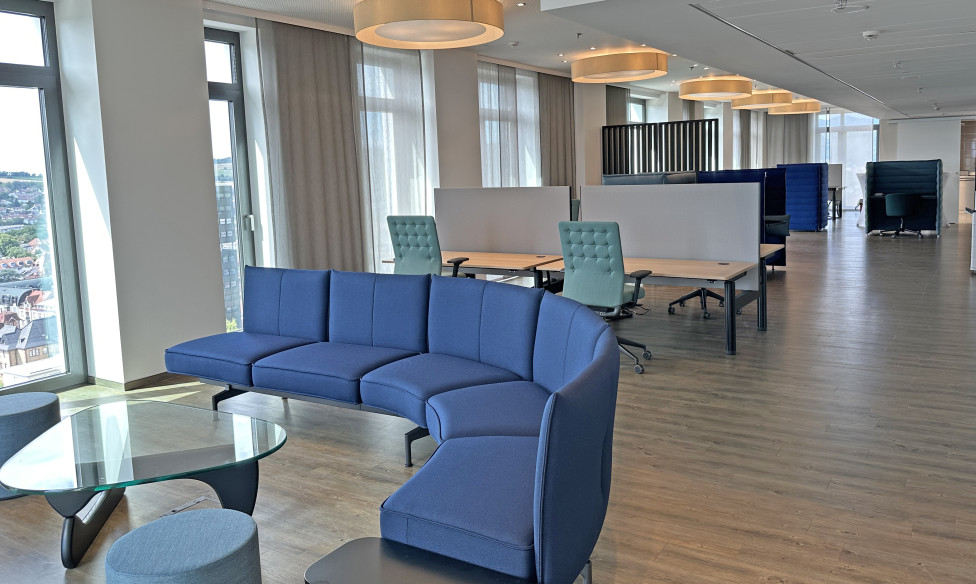 Blick in das Work-Space mit modernen Vitra Möbeln